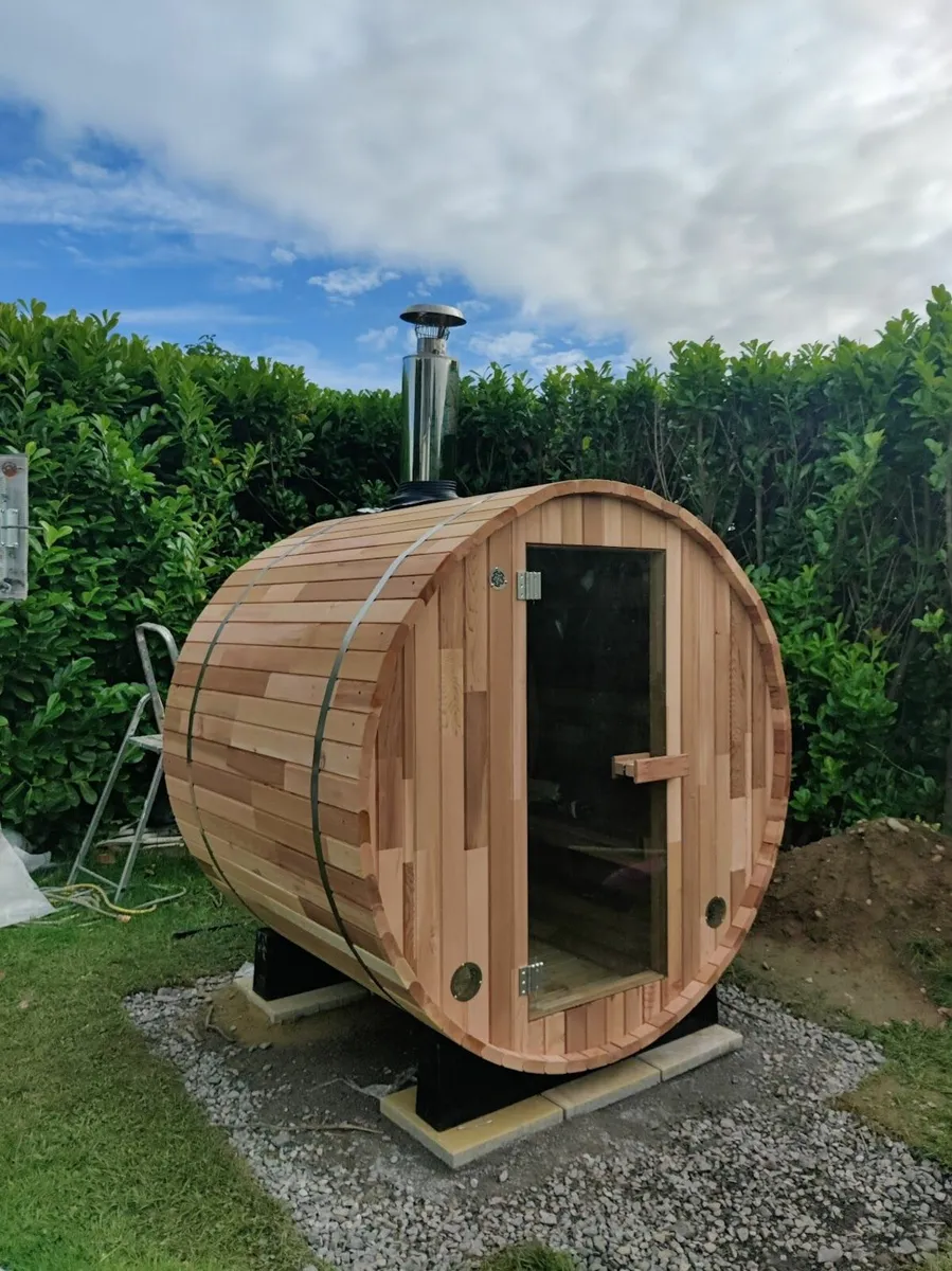 Premium Red Cedar Outdoor Barrel Sauna (1.8m) - Image 1