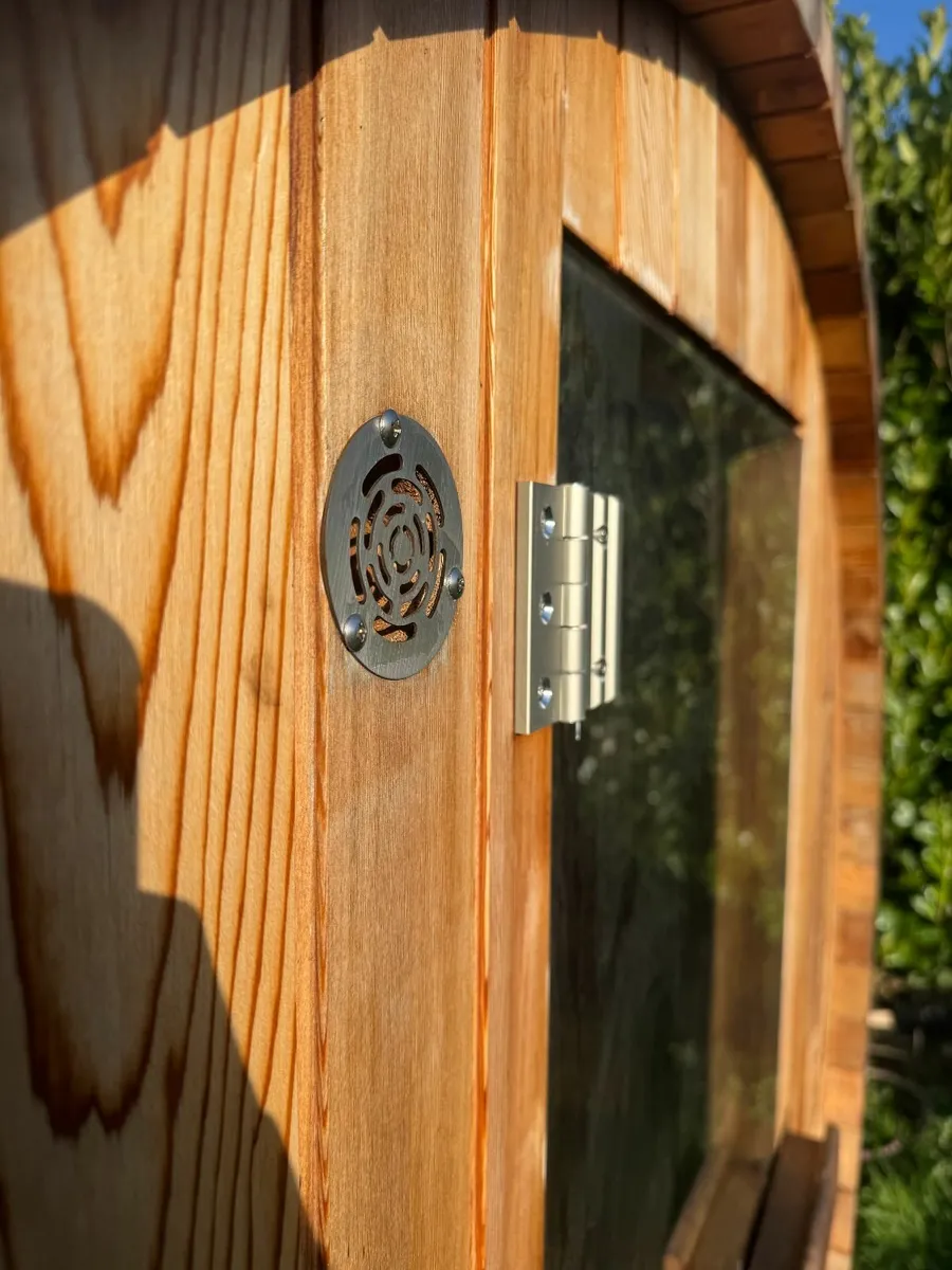 Premium Red Cedar Outdoor Barrel Sauna (1.8m) - Image 2
