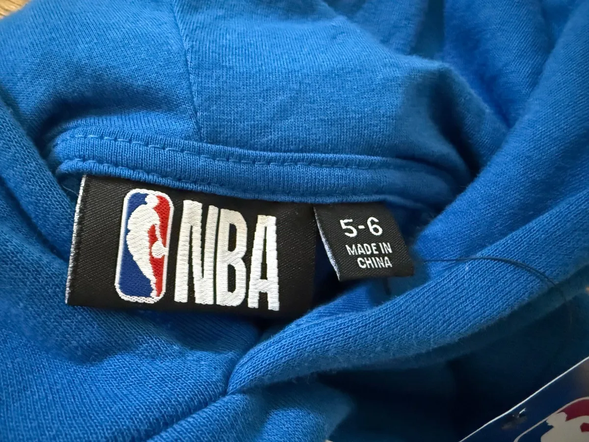 Kids jumper size 5-6 years.NEW - Image 2