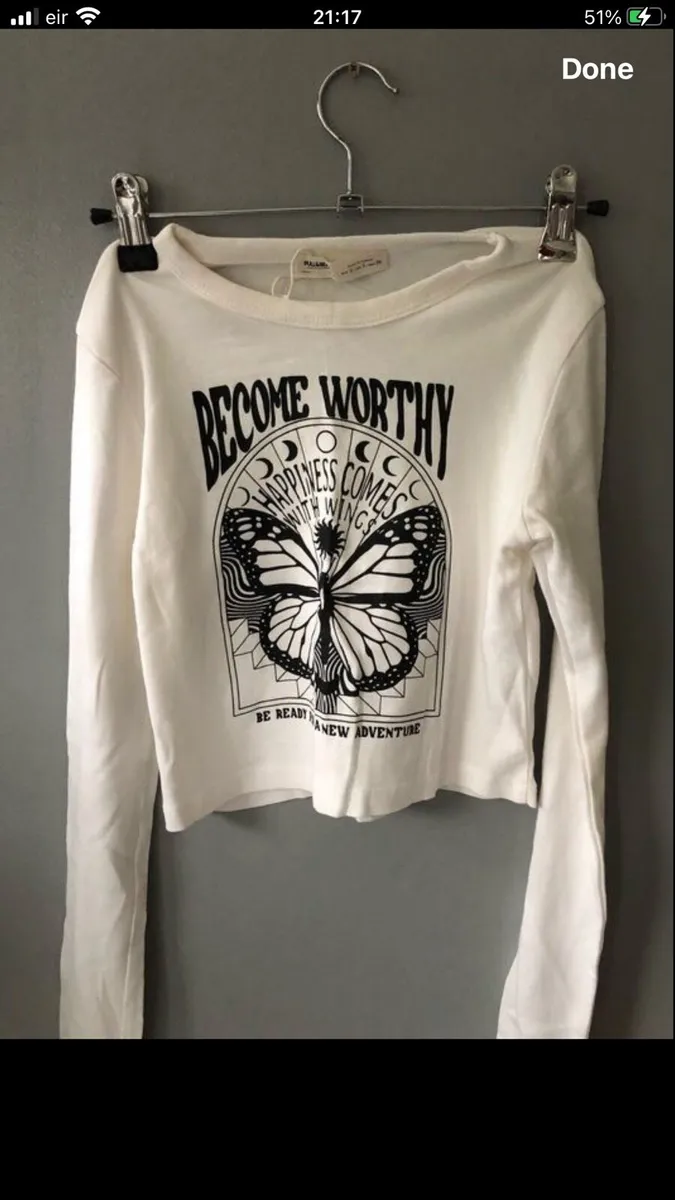 Ladies new top €5 - Image 1