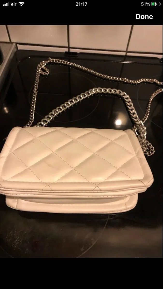 Ladies bag €3 - Image 3