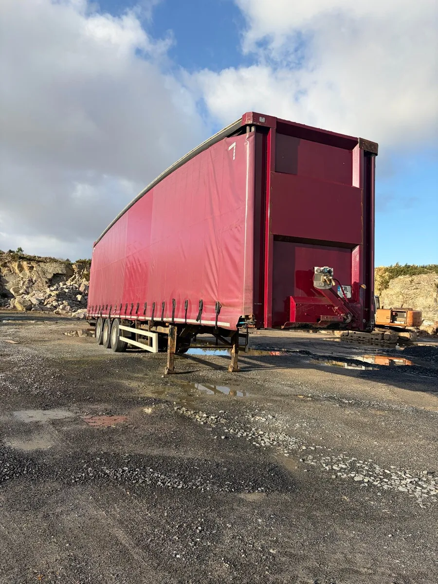 Curtain sider - Image 1