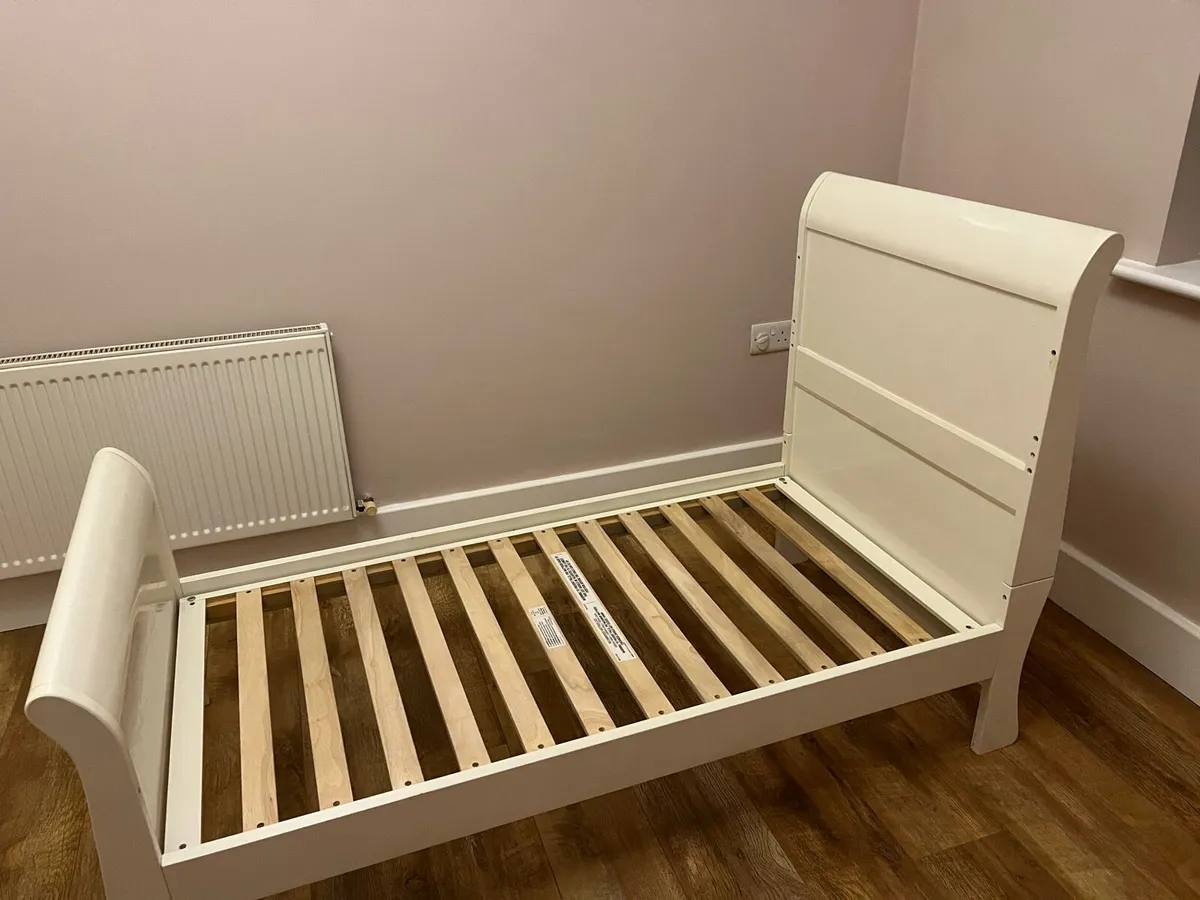 Mama & Papas Cot Bed - Image 3