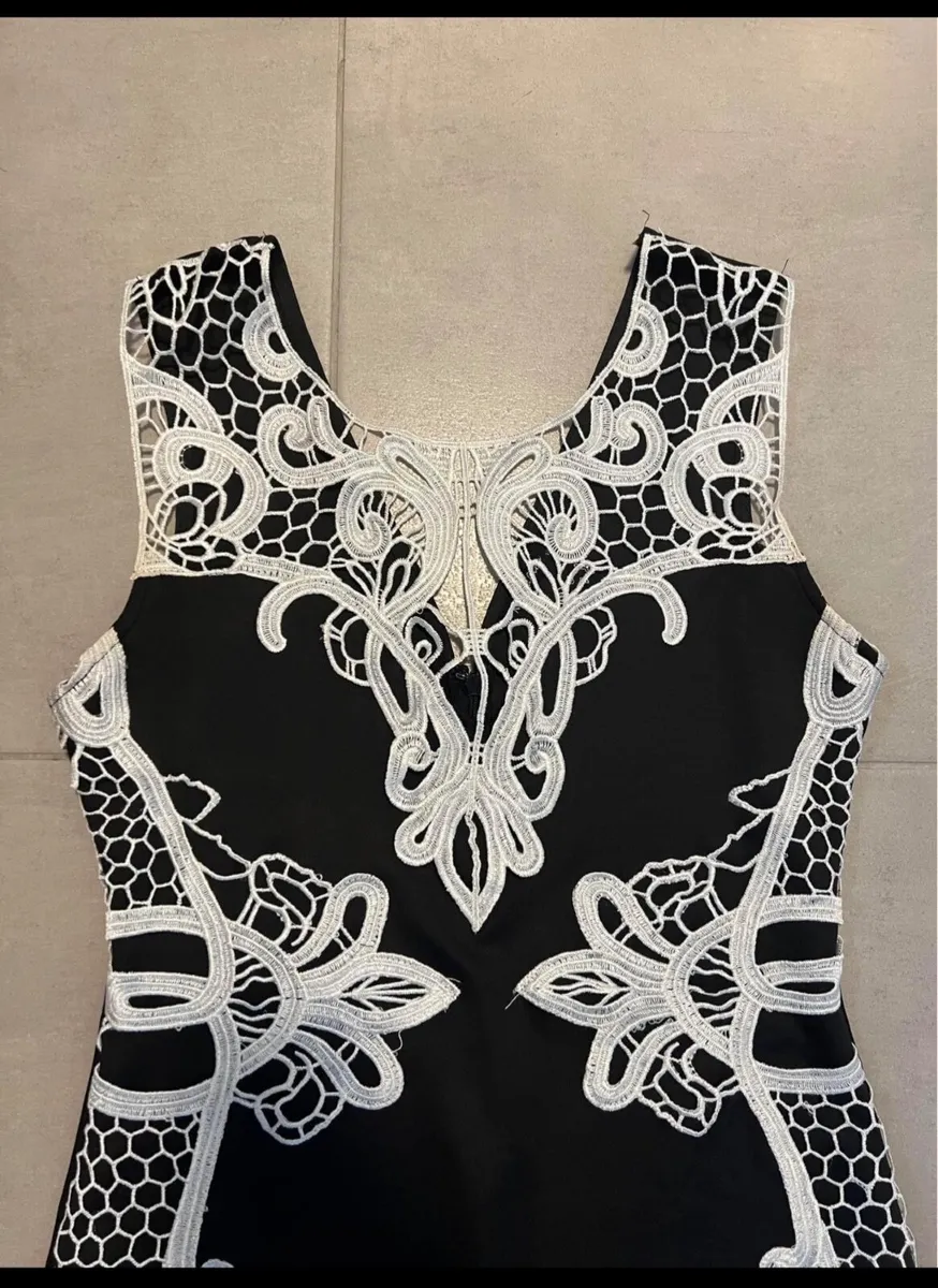 Dress size 14 - Image 2