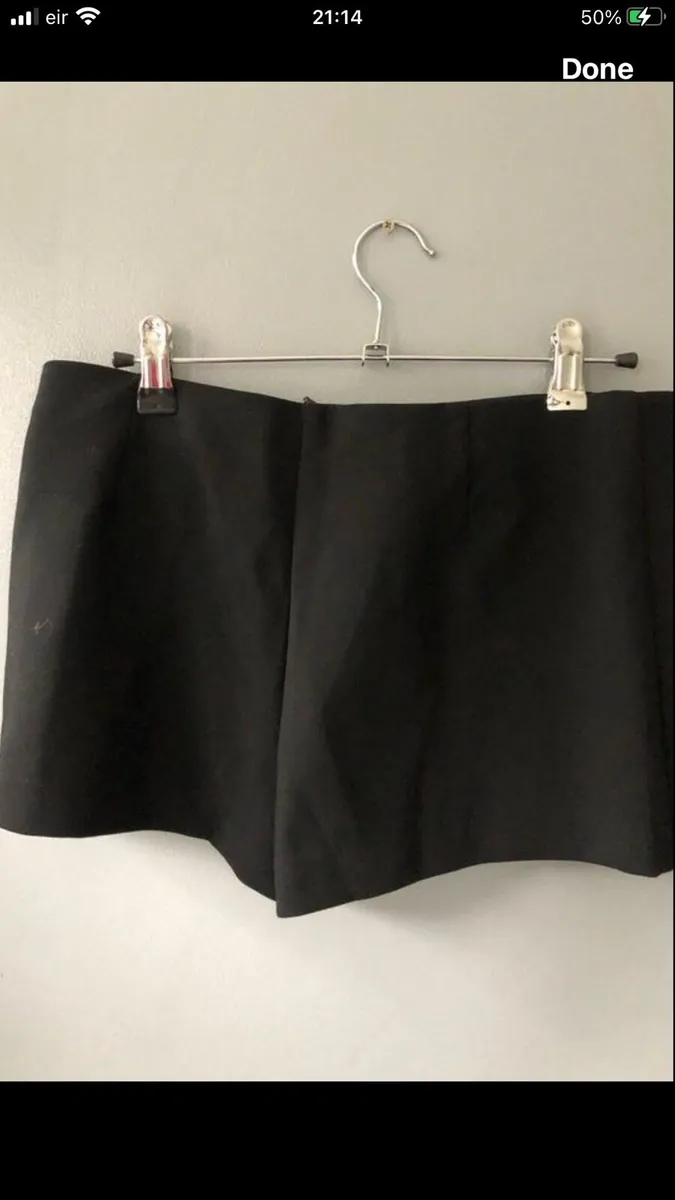 Ladies BNWT Zara shorts size S €15 - Image 2