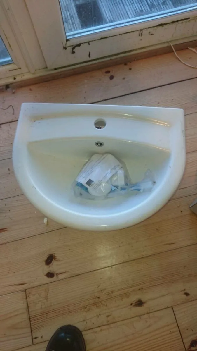 Bathroom ware - Image 4