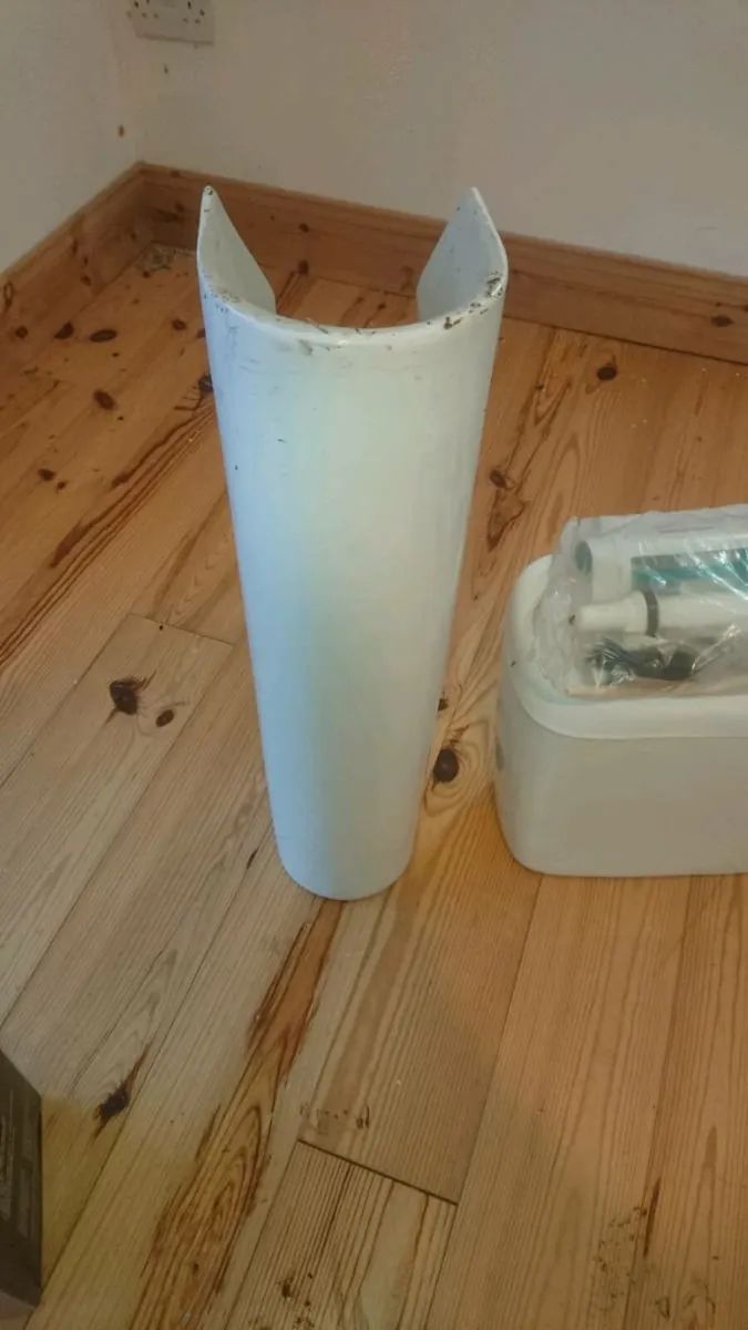 Bathroom ware - Image 2