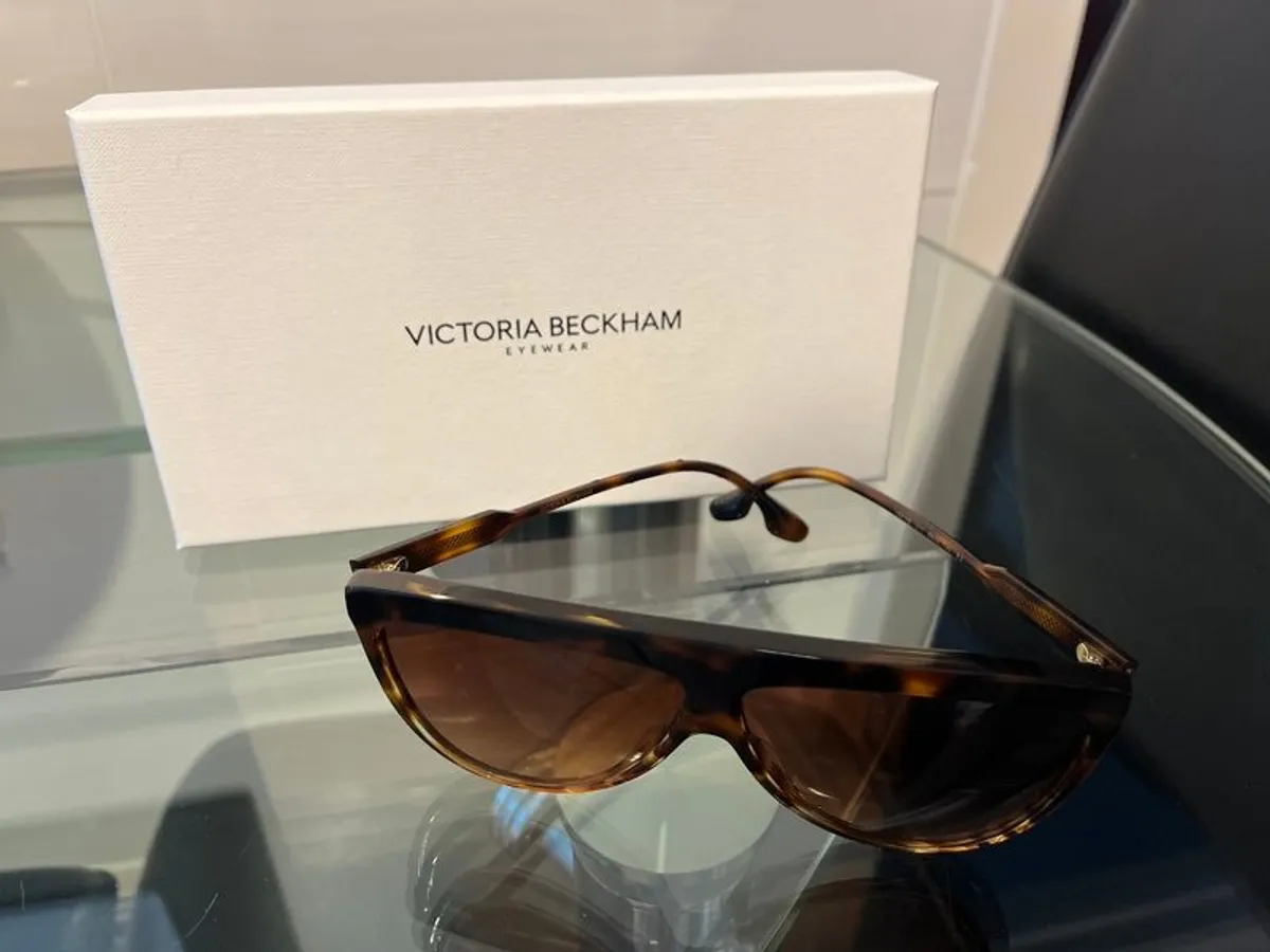VB Sunglasses - Never worn! - Image 2