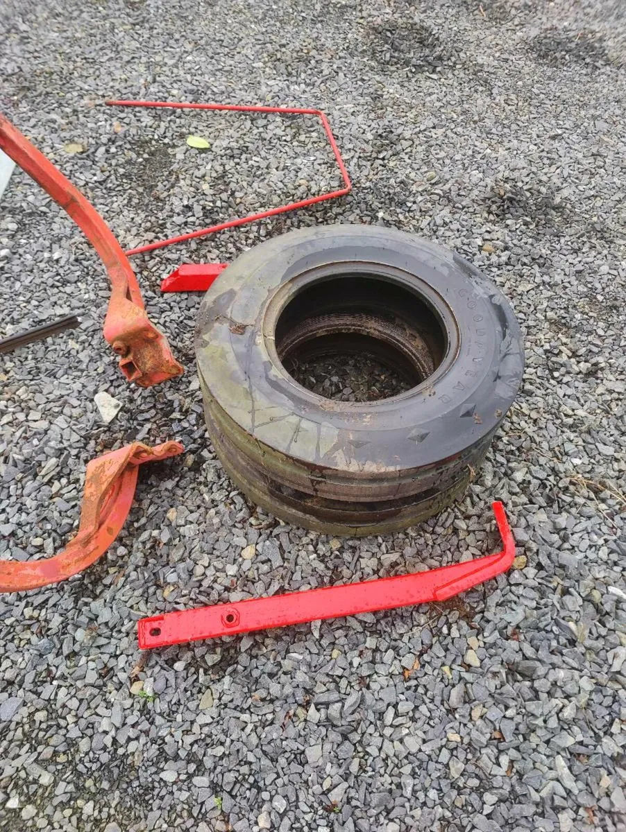 Massey Ferguson 165 cab frame and brackets - Image 2