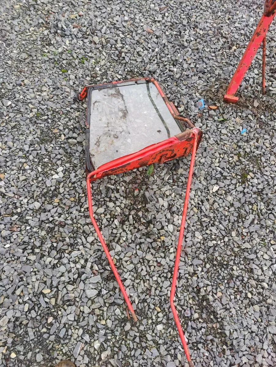 Massey Ferguson 165 cab frame and brackets - Image 3