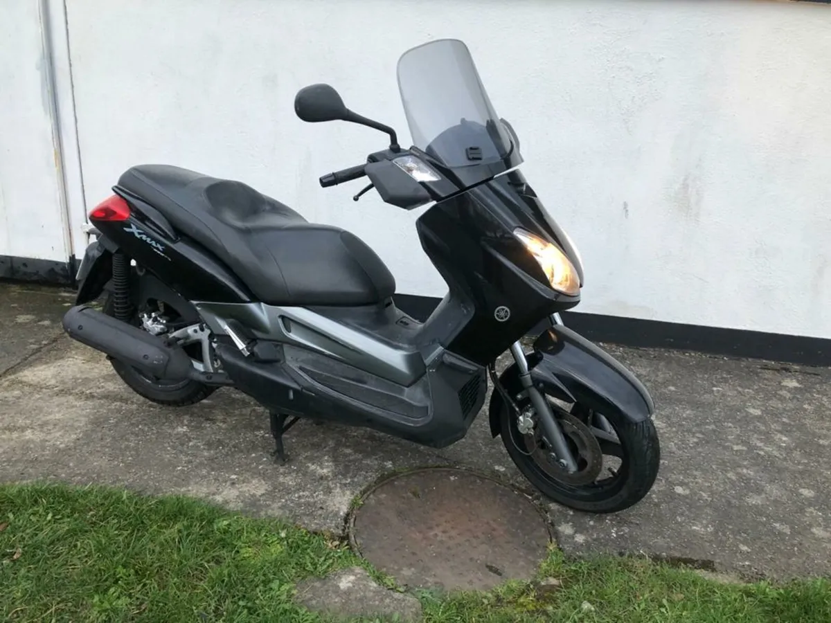 Yamaha xmax 250cc - Image 2