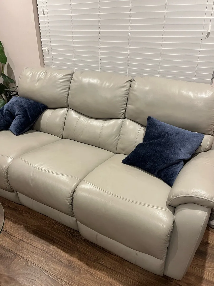 Leather sofa - Image 2