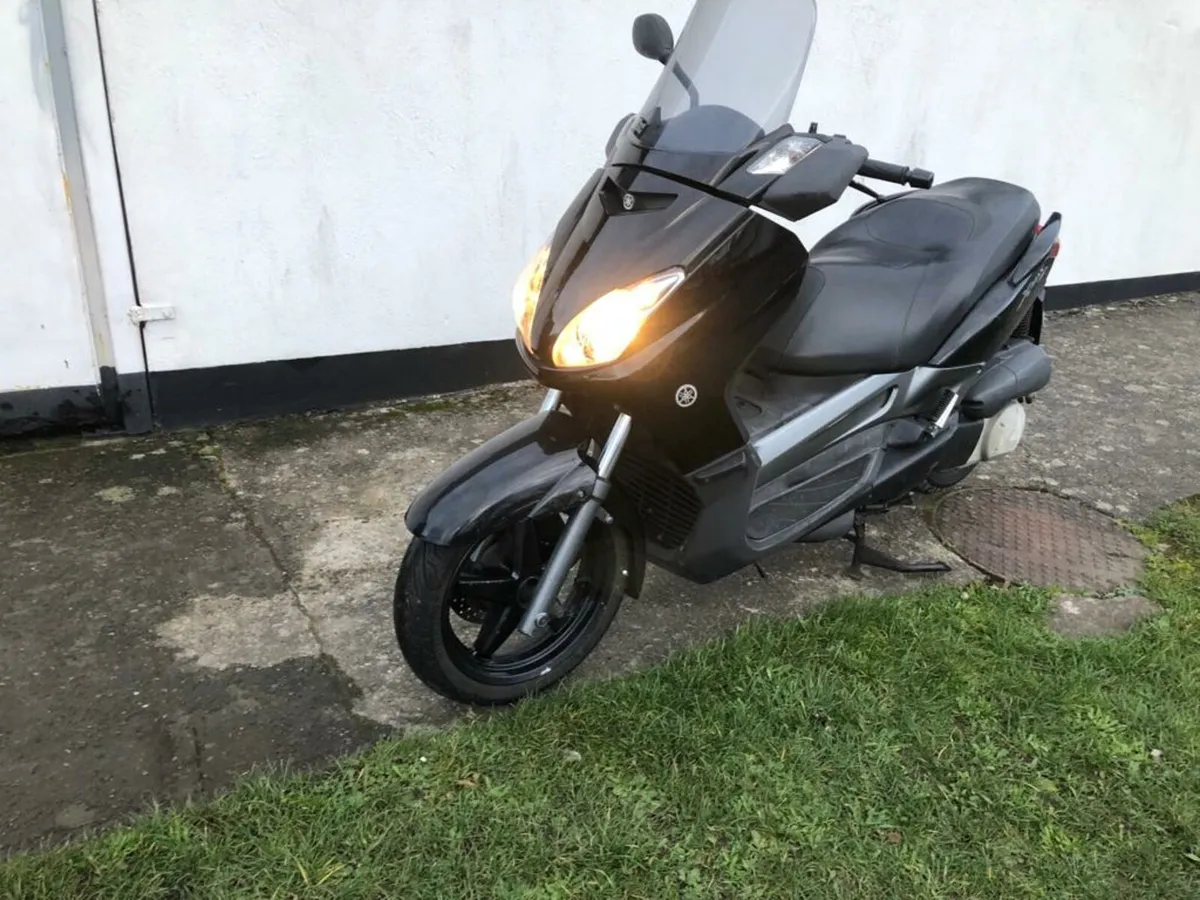 Yamaha xmax 250cc - Image 3