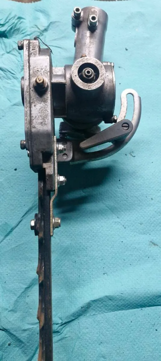 Hedge cutter head - Image 3