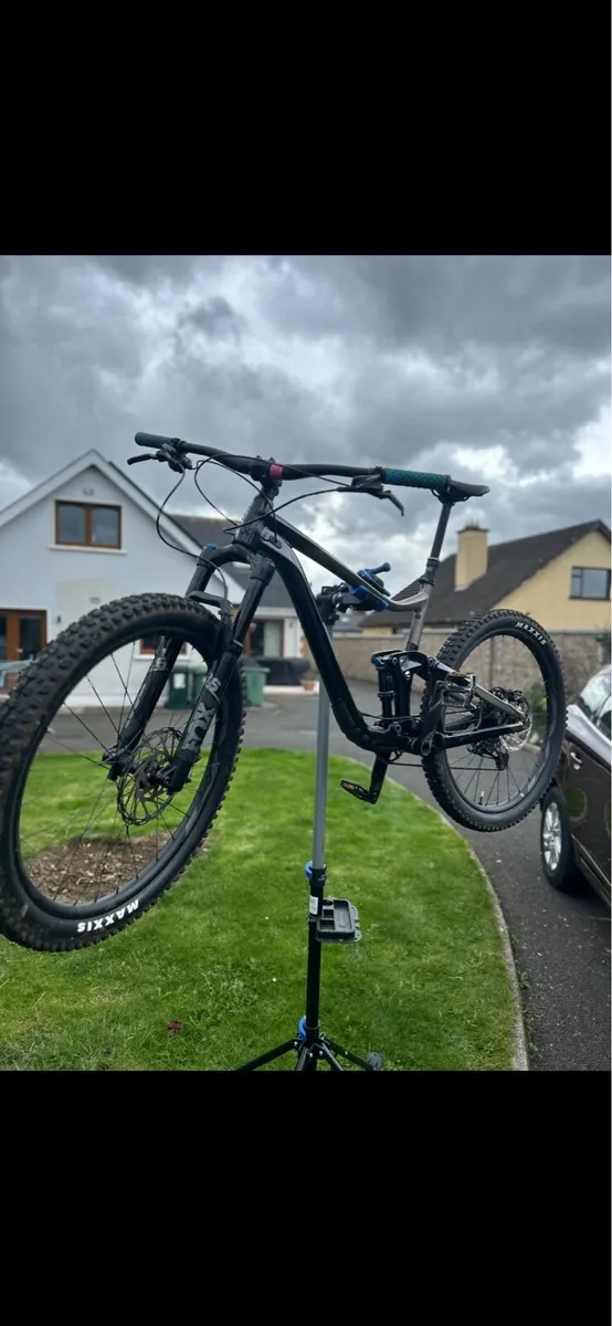 Giant dual suspension bike - Image 2