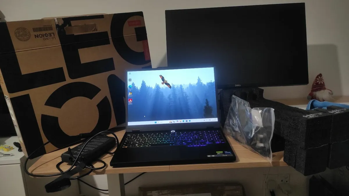 Lenovo Legion 5 RTX 5060 i7 32GB OLED Laptop - Image 1