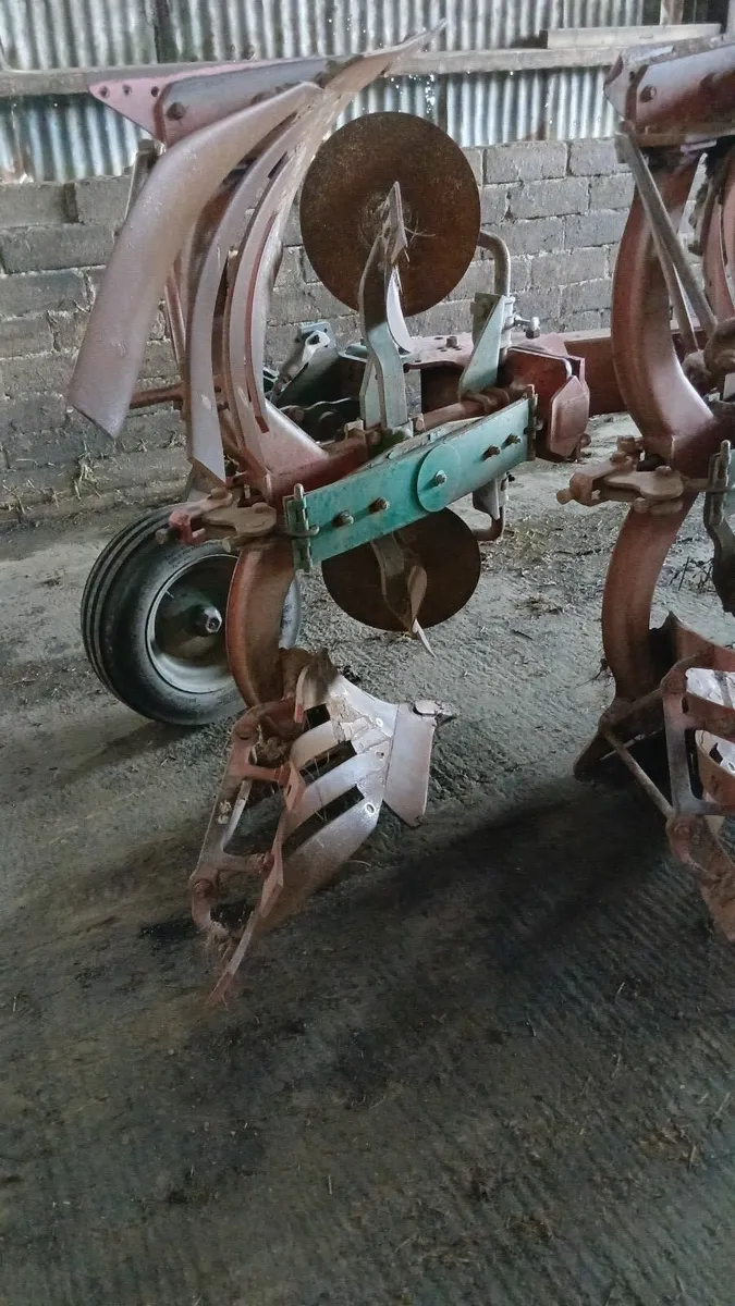 Kverneland plough for sale - Image 2