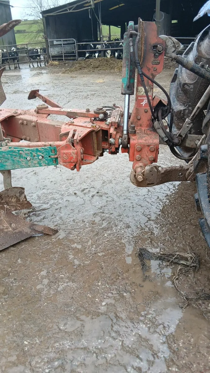 Kverneland plough for sale - Image 4