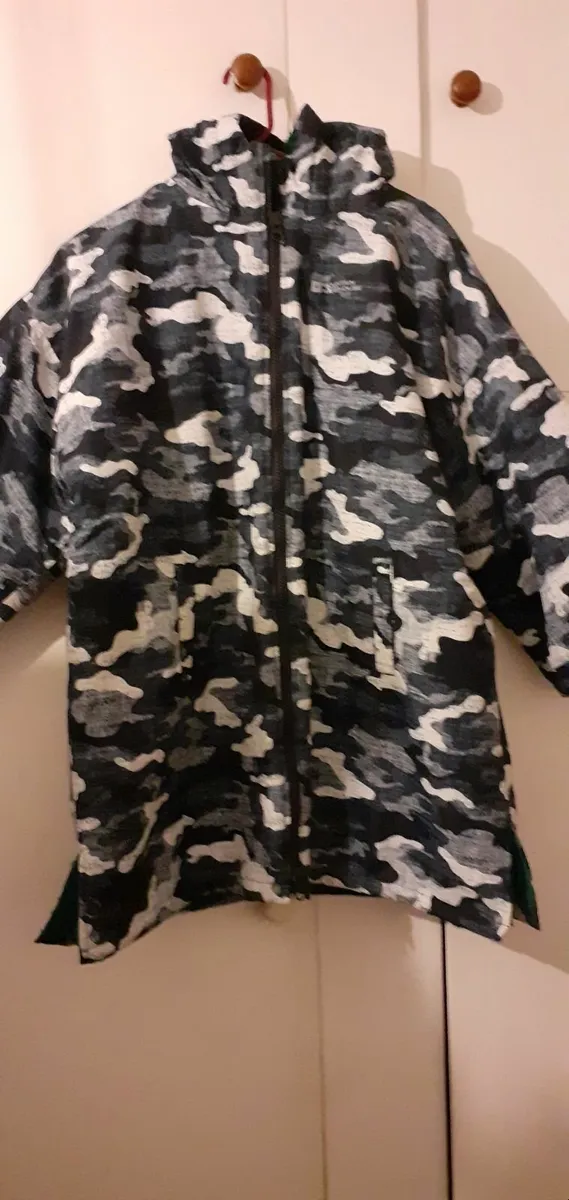 Change Robe Mountain Warehouse - Image 1