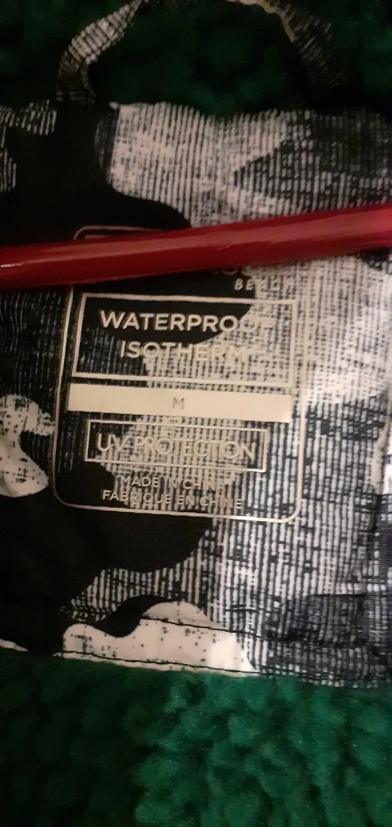 Change Robe Mountain Warehouse - Image 2