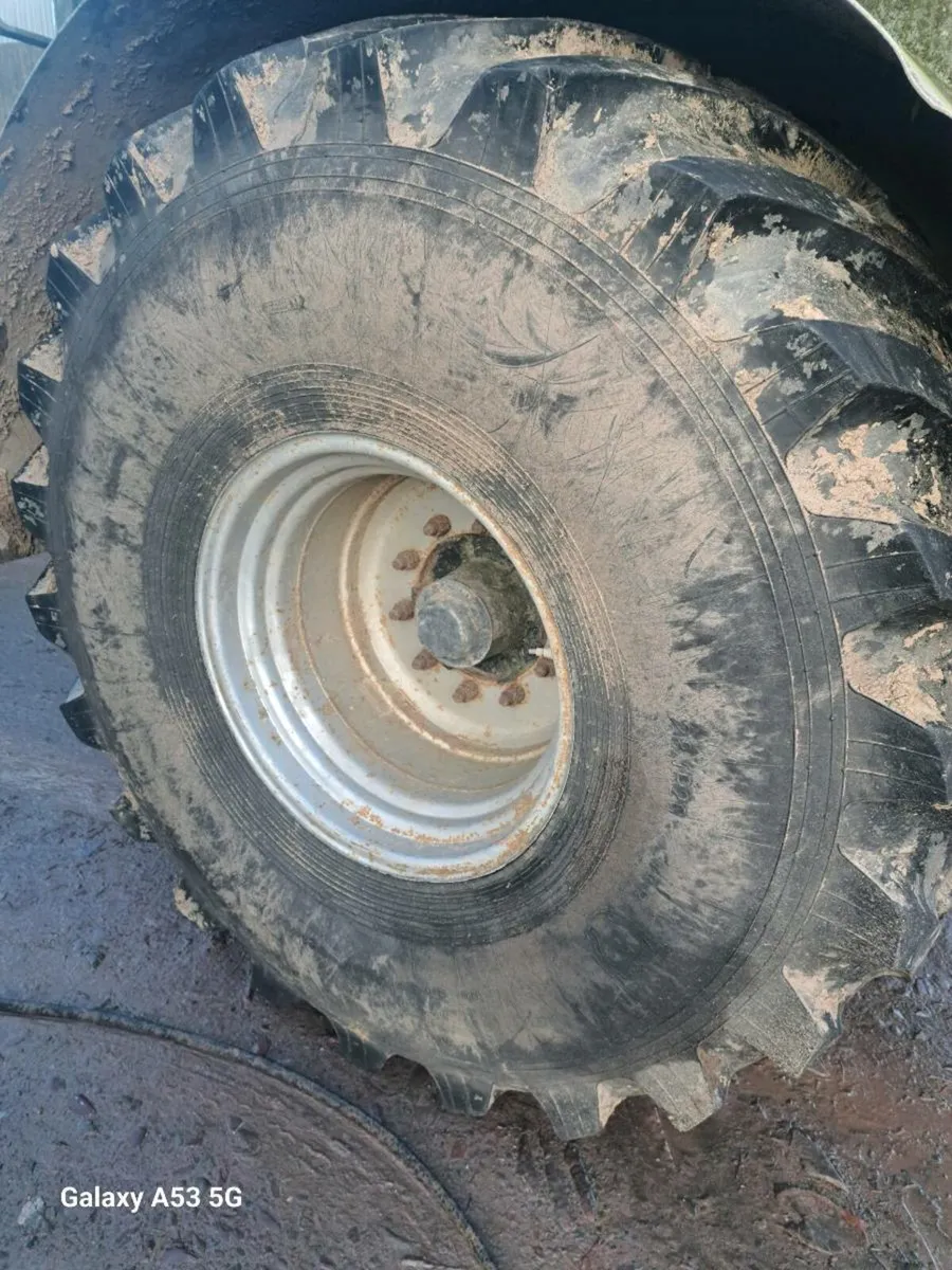 Tanker tyres 28.1 R26 - Image 1
