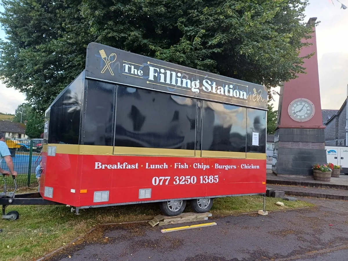 Catering trailer - Image 3