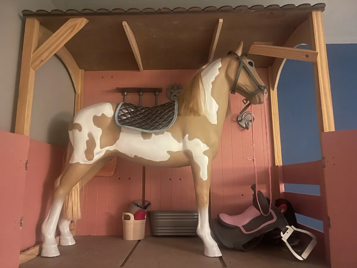 Kids Horse toy with stable house - Image 2