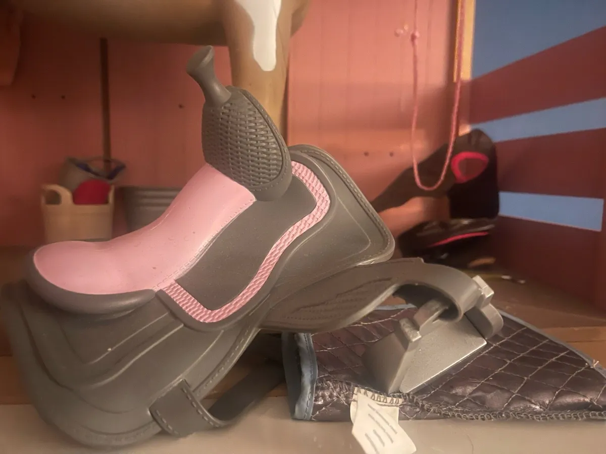 Kids Horse toy with stable house - Image 4