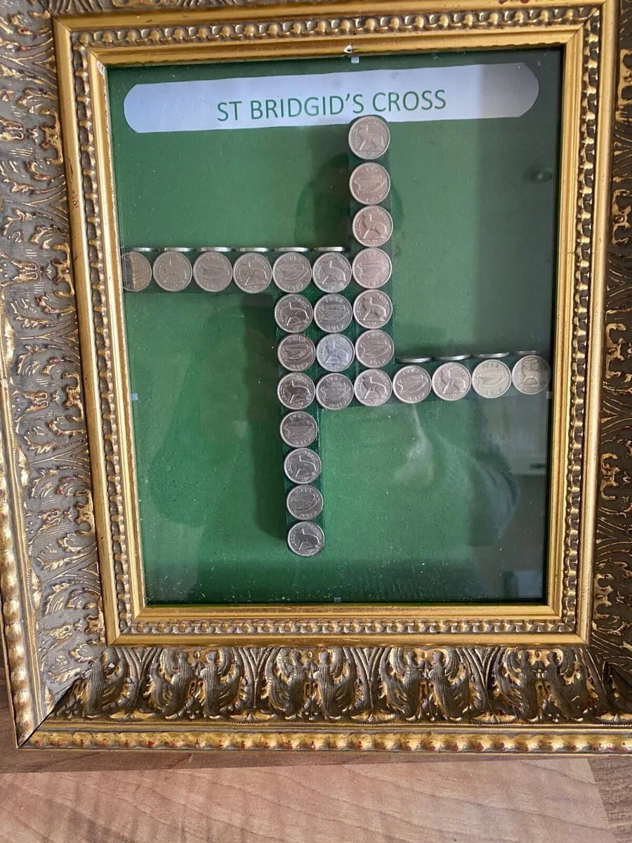 Frame coins