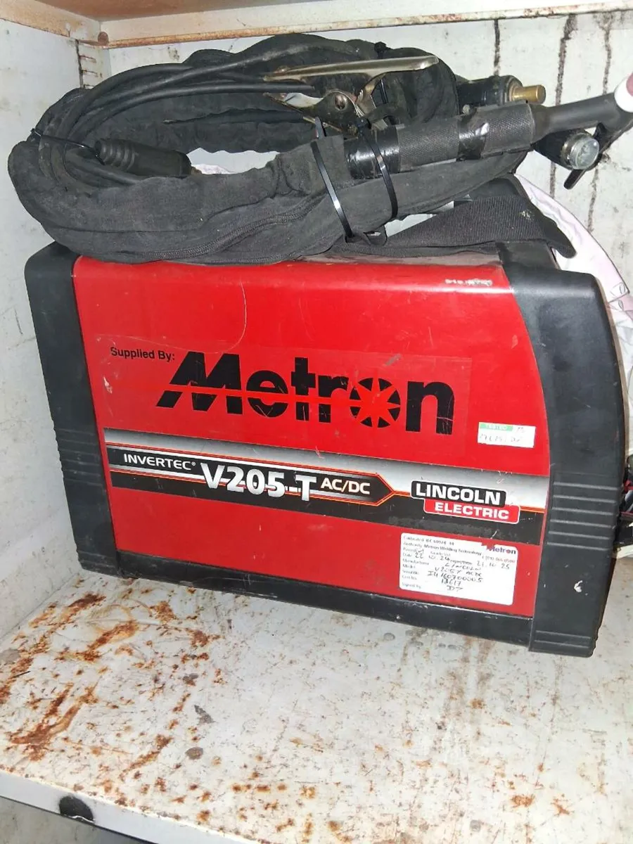 Lincoln tig welder - Image 1