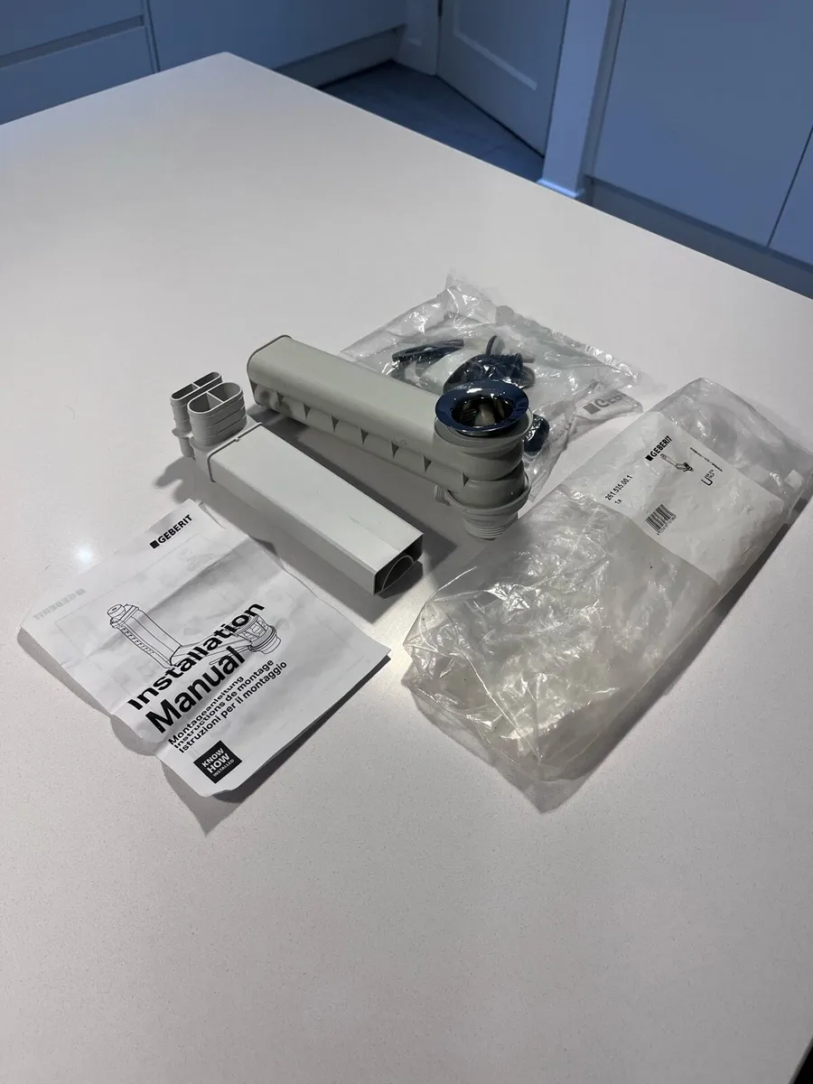 Geberit Clou Basin Waste with Lever - Image 2