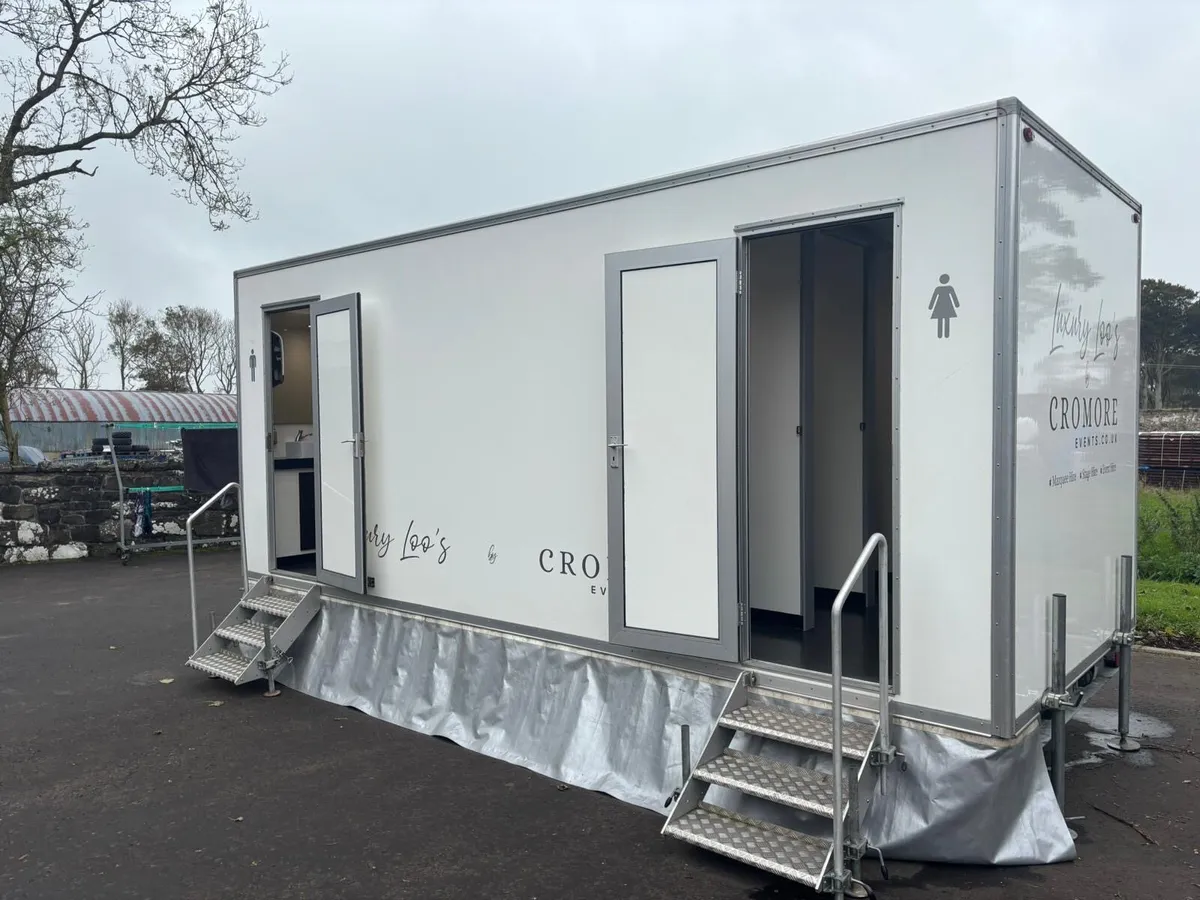 Luxury Toilet Trailer - Image 2