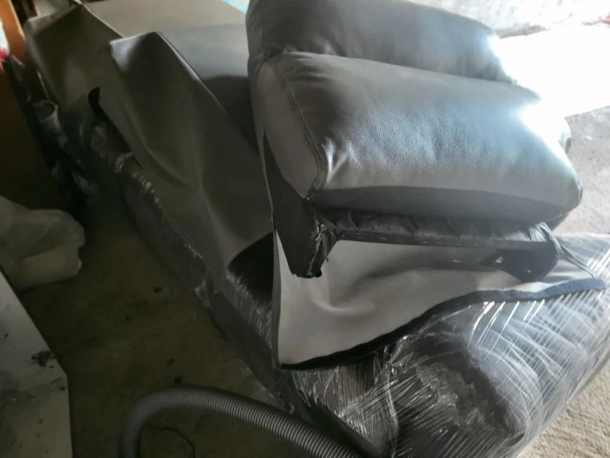 3 seater couch - Image 3