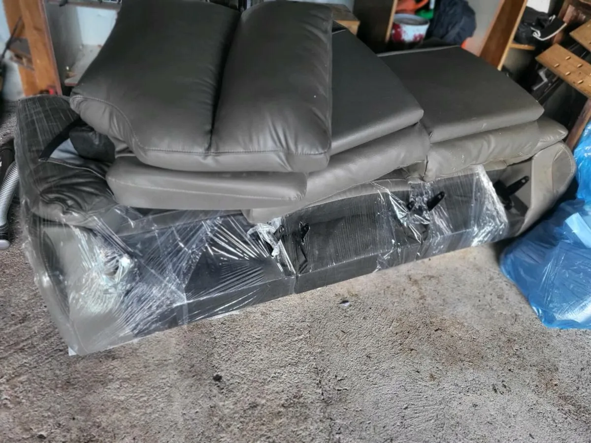 3 seater couch - Image 4