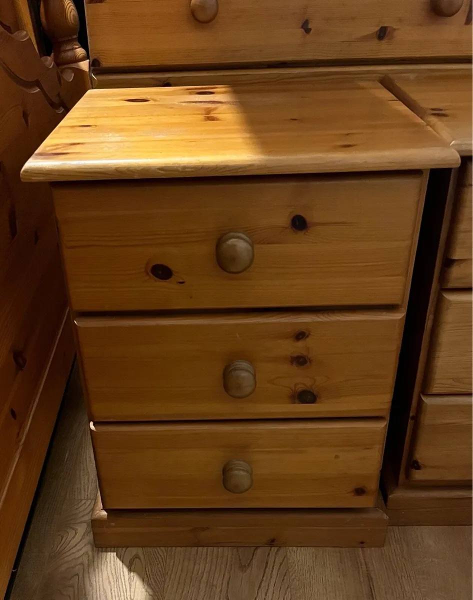 Pine bedroom set - Image 4