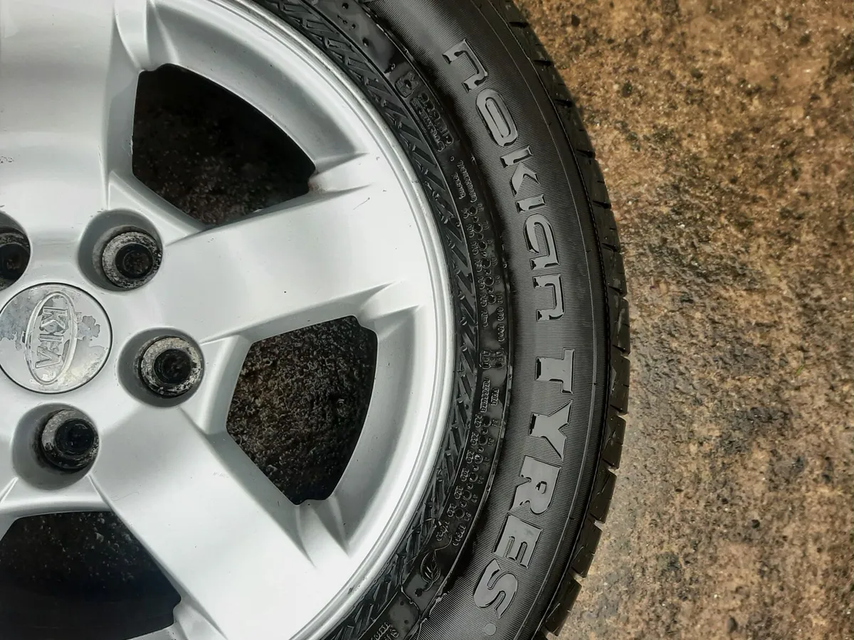 Nokian tyres 235/60R16 - Image 3