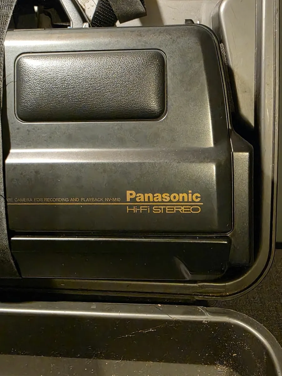 Vintage camcorder  Panasonic NV-M10 VHS - Image 4