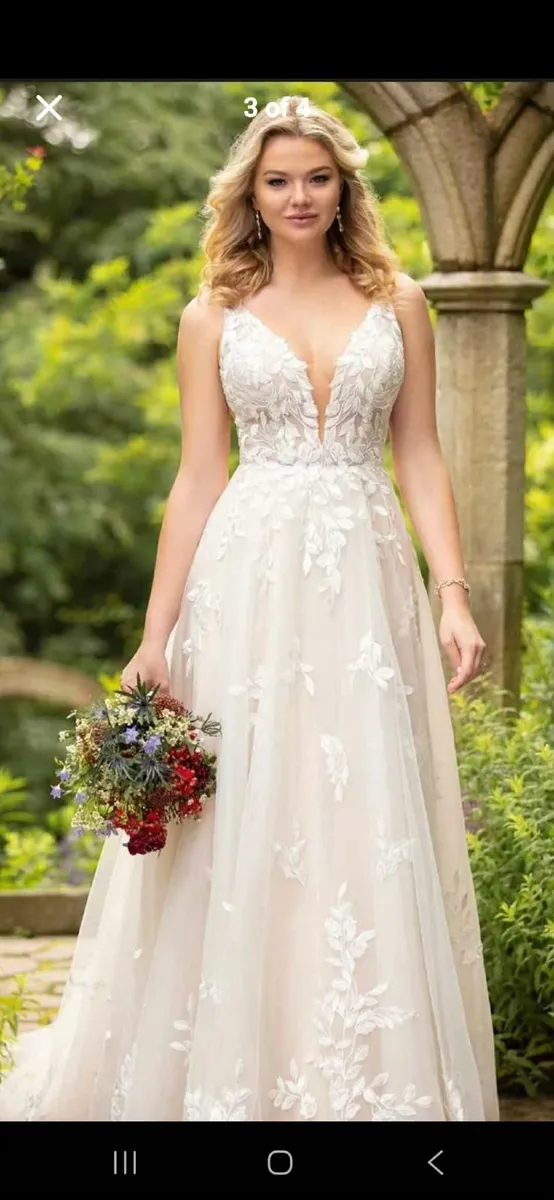 Wedding dress - Image 2