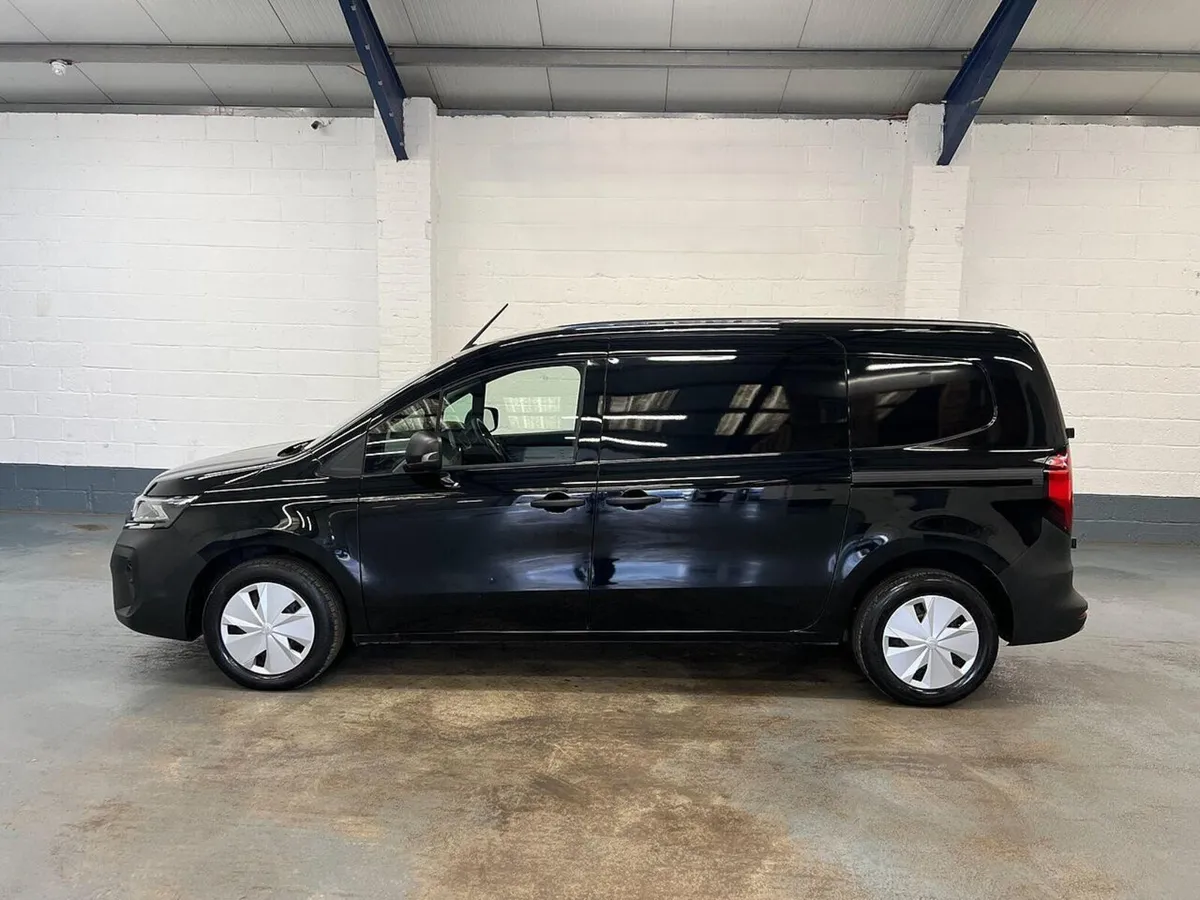 2023 Nissan Townstar Small Panel Van - Image 1