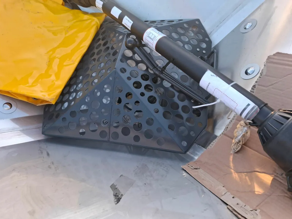 Stainless steel  Fertilizer spreaders - Image 2