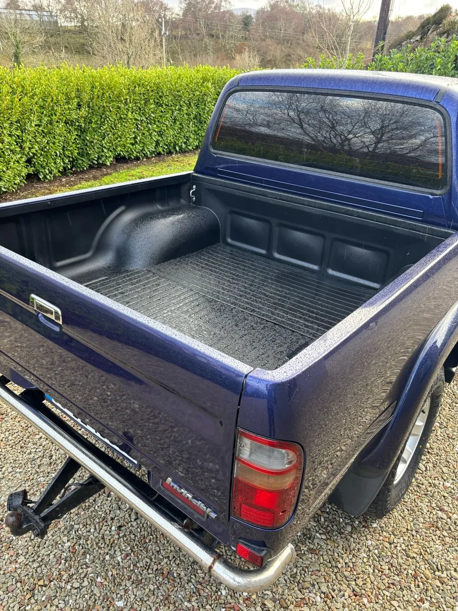 Toyota Hilux - Image 3