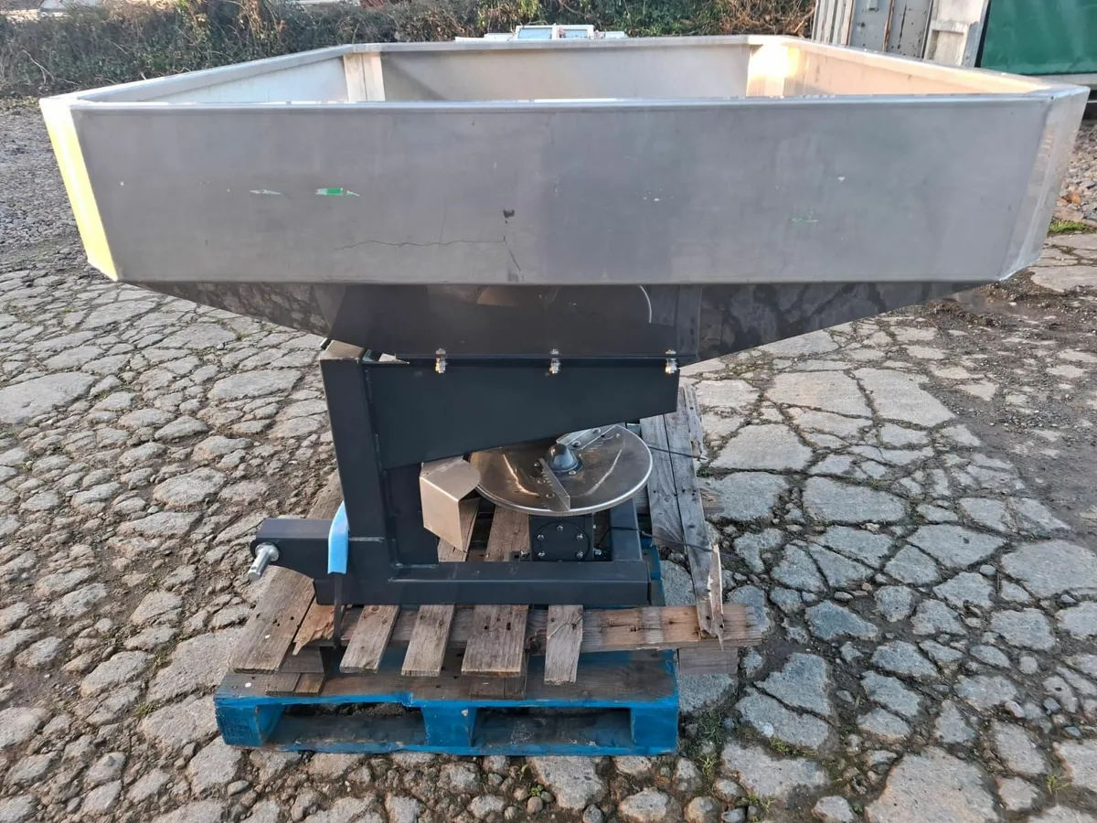 Stainless steel  Fertilizer spreaders - Image 3