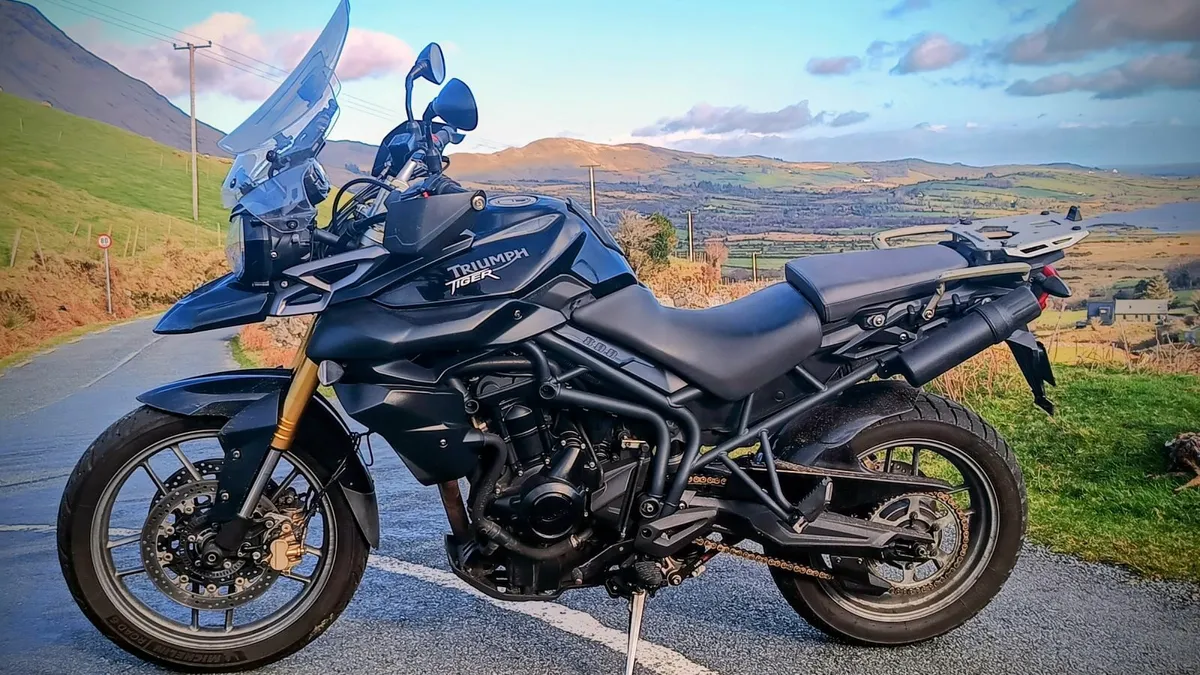 Triumph tiger 800. - Image 1