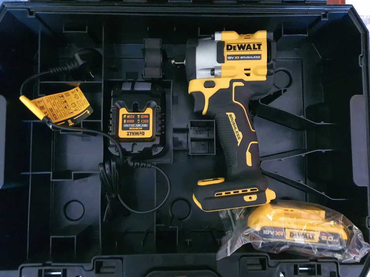 18V Dewalt 1/2"  Impact Wrench + Sockets kit - Image 1