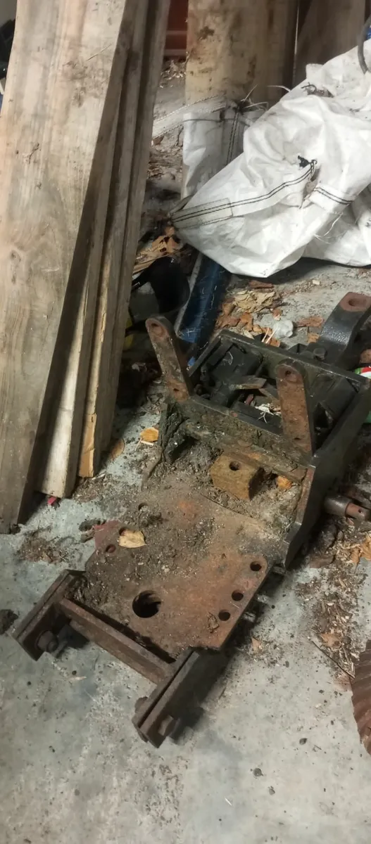 Fiat tractor parts - Image 1