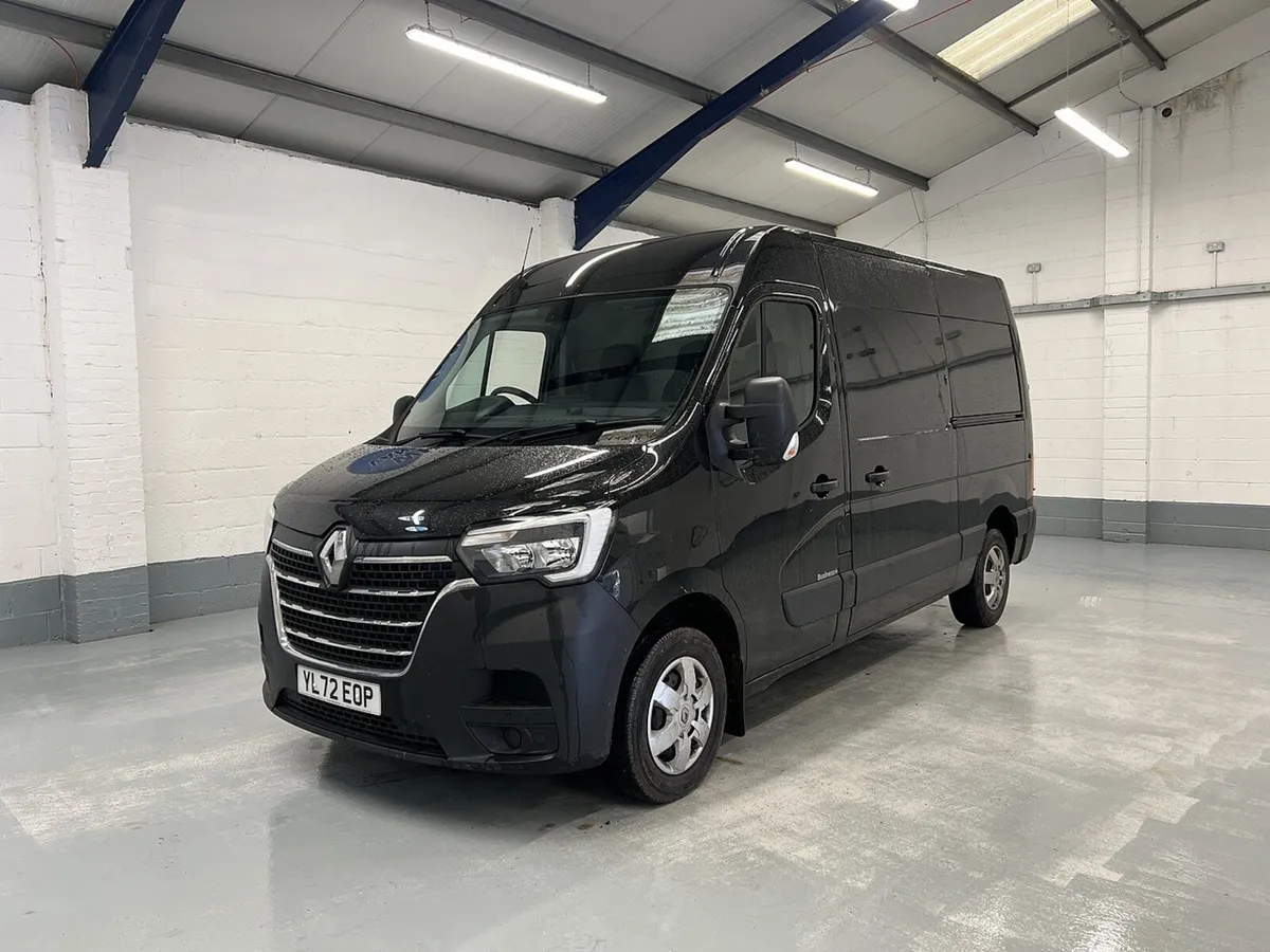 2023 Renault Master Medium Roof Panel Van - Image 1