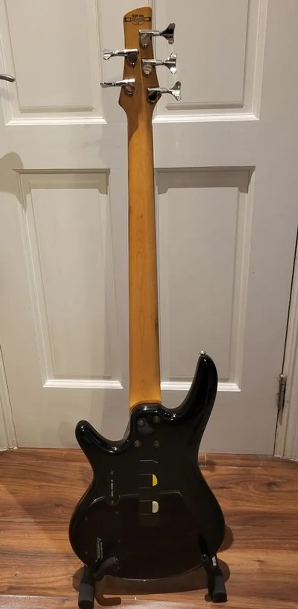 Ibanez Soundgear GIO GSR 205 5 string bass - Image 2