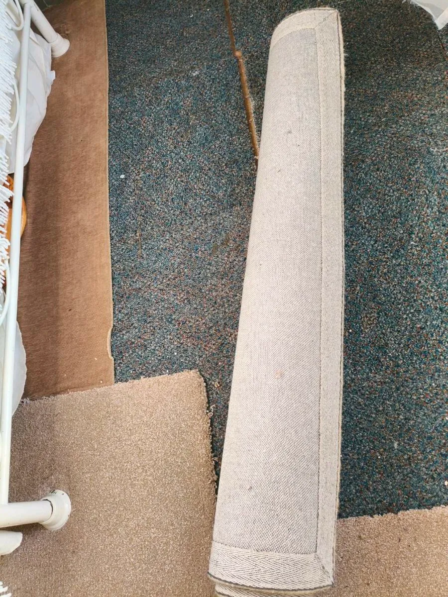 Beautiful unusual rug like new, - Image 4