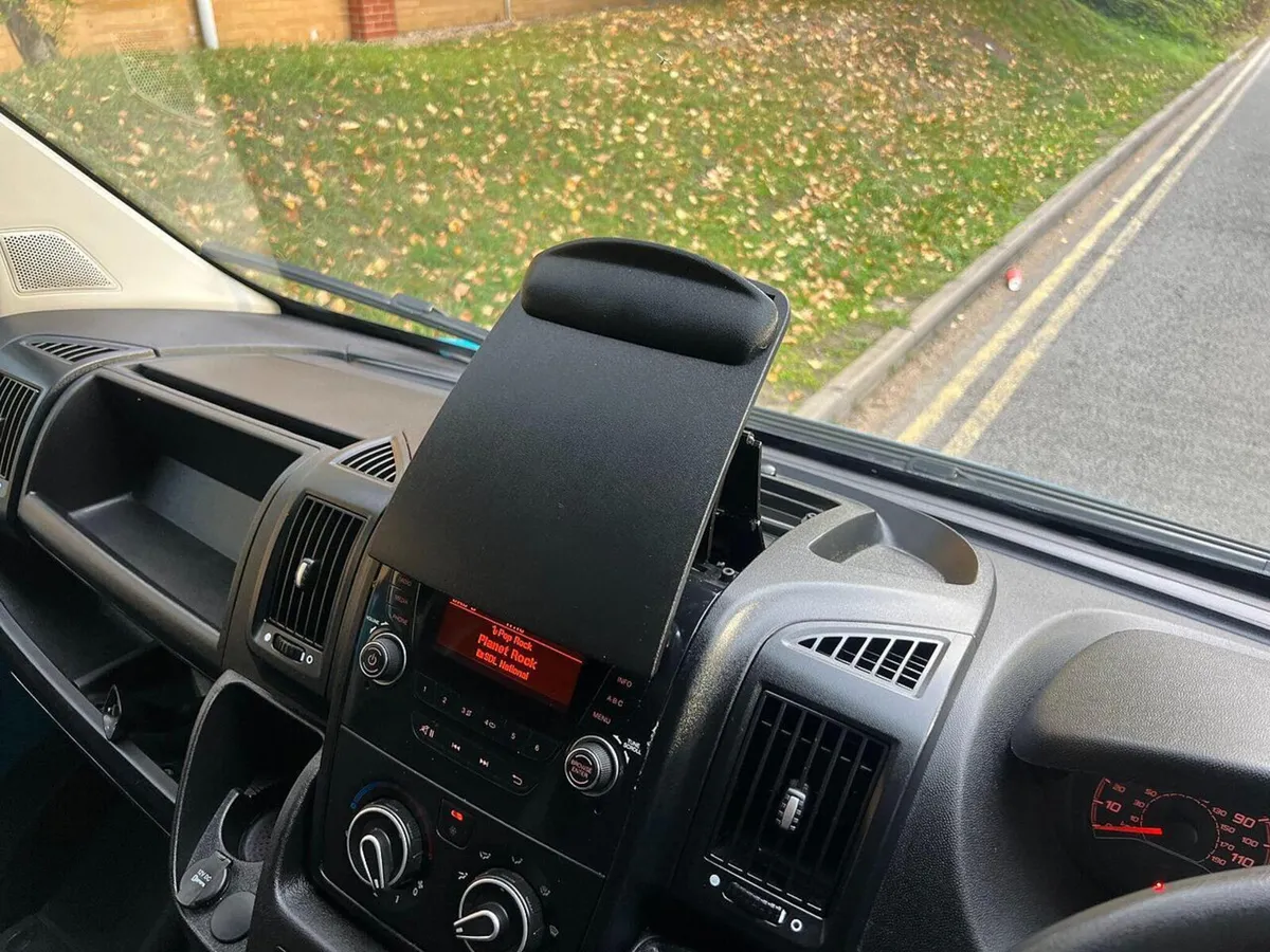 2022 Peugeot Boxer Luton Box Van - Image 4