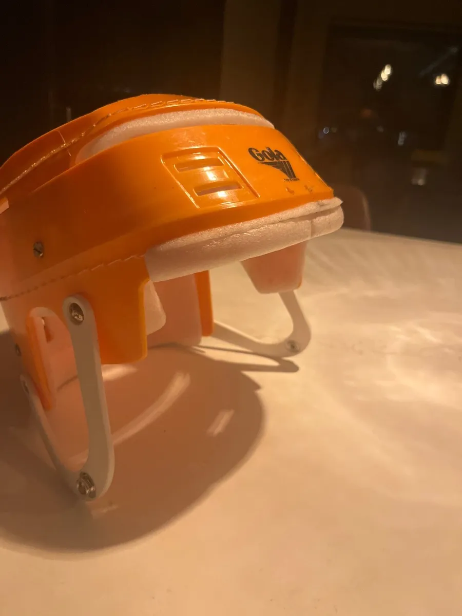 Hurling helmet - Image 2